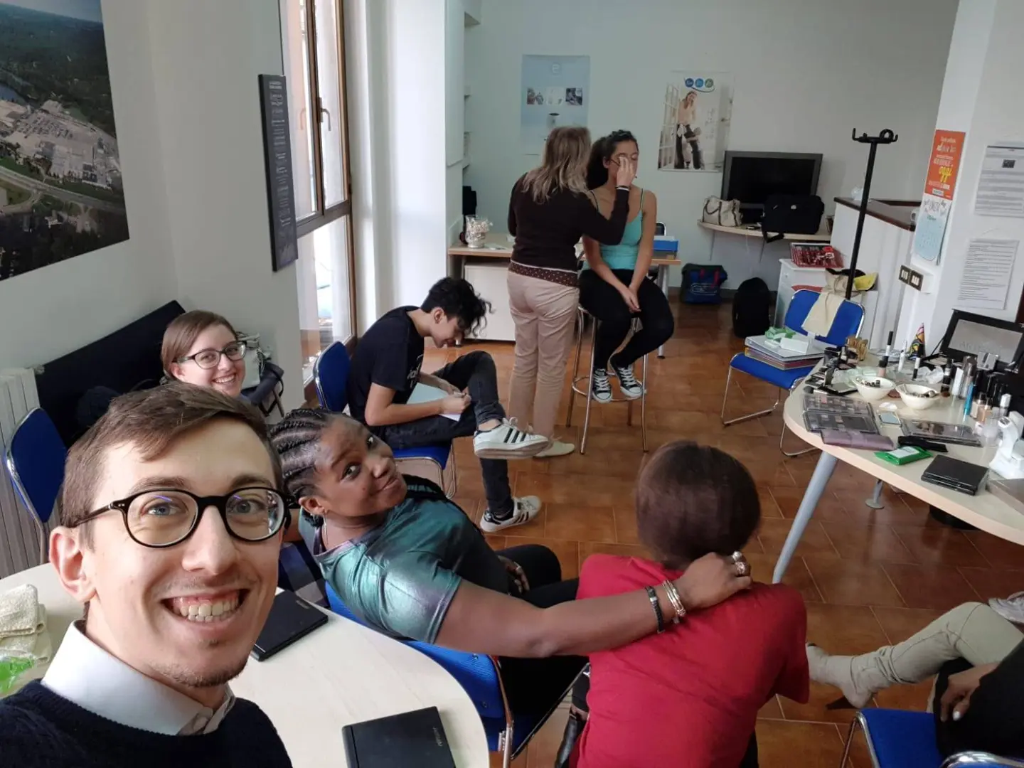 Spiegando la pelle e come usare il trucco