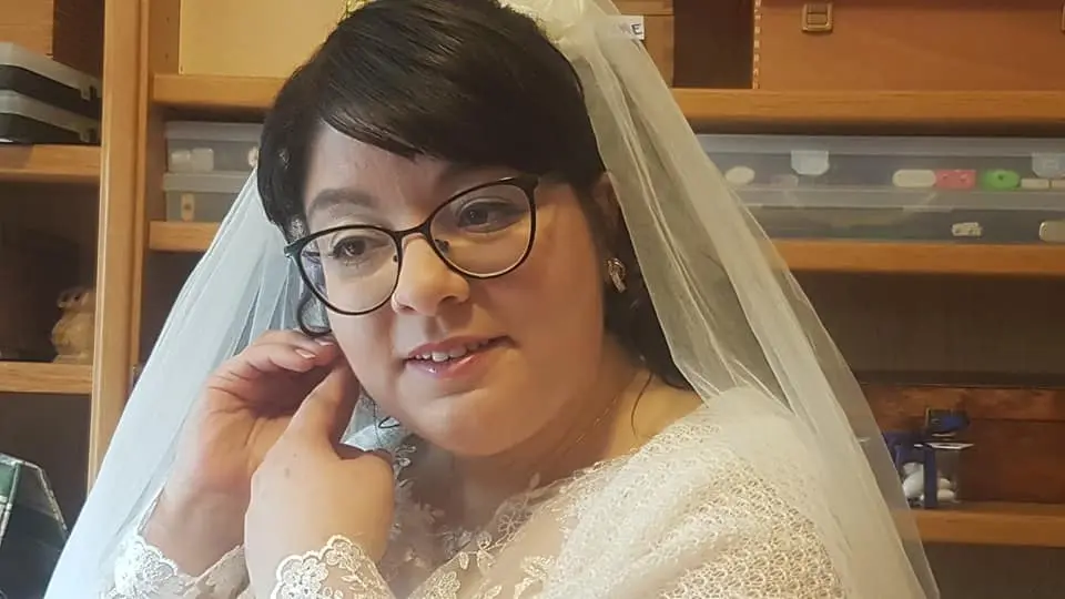 Tiaiana bucca, sono sicura che possa creare il tuo look perfetto utilizzando prodotti di alta qualità e rispettando la tua pelle sensibile.