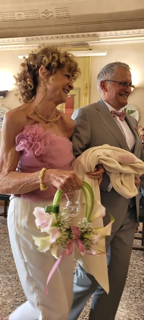 Un matrimonio puo' esserci a tutte le eta' come nel caso di Laurence e Pierre a Laveno Mombello