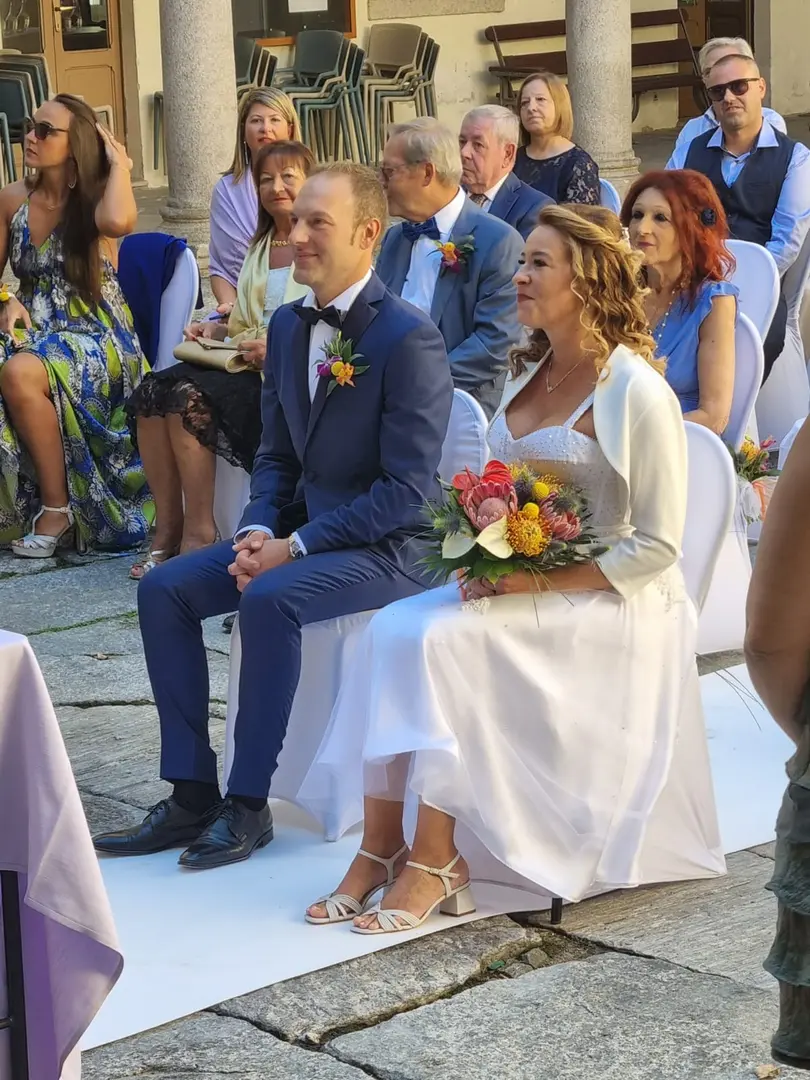 Laura sposa a Cerro (Va) con uno splendido sole
