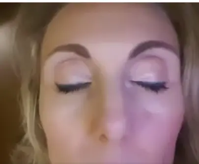 Tizi 12.05.2018 - Oggi make up con ombretto dai toni color sabbia e matita nera. Rossetto fucsia scuro. La base è con correttore medium light e fondotinta Ideal radiance medium. Cipria trasparente e fard rosato. Lo puoi realizzare anche tu! Contattami senza impegno così ne parliamo